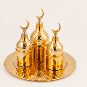 Ensemble de plateaux de service Ramadan en or martelé avec couvercle en forme de minaret et de croissant de lune, vaisselle décorative B2B pour l'Aïd Moubarak, porte-dattes - Product Image 1