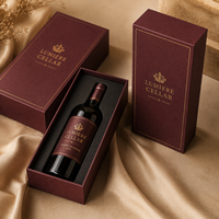 Boîte d'emballage cadeau de luxe haut de gamme pour vin, avec logo personnalisé en relief, dorure à chaud, pelliculage mat, doublure en éponge, couvercle rigide et base.