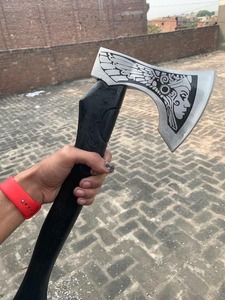 Hache viking artisanale avec manche en bois et tête en acier inoxydable, qualité industrielle tactique, design gravé sur mesure pour la survie - Product Image 4