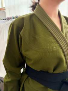 VICS SPORTS Green Karate <b>Kimono</b> 100% Cotton 100g Unisex Adult Regular Fit Breathable Martial Arts Wear with Navy <b>Belt</b> - Product Image 5