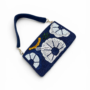 Pochette à fermeture éclair personnalisée avec perles florales, élégante pochette artisanale pour demoiselle d'honneur et cadeaux - Product Image 1