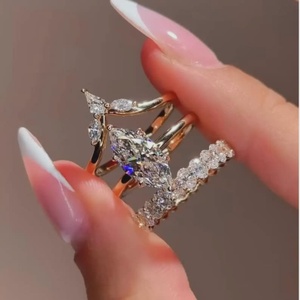 Anillo de 3 bandas con diamantes de corte marquesa de 2.00 quilates E VS1, oro macizo de 14k, banda de eternidad ovalada con diamantes cultivados en laboratorio, regalo romántico para el Día de San Valentín - Product Image 2