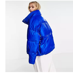 Veste d'hiver courte pour femme, bleue, brillante, matelassée, col montant, fermeture éclair - Product Image 3