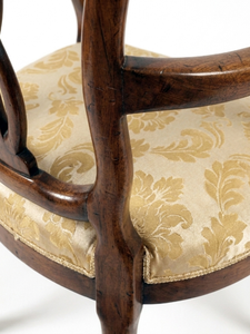 Chaise de salle à manger en bois de style européen avec assise rembourrée en microfibre, design moderne, pieds sculptés pour salles à manger domestiques - Product Image 3