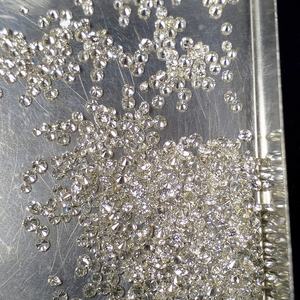 Diamante Natural de Corte Brillante Redondo de 1.30 mm a 1.70 mm, Color GH, Claridad VS/SI, para la Fabricación de Cadenas Cubanas de Miami y Colgantes - Product Image 1