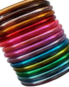 Bracelets bouddhistes multicolores, imperméables et doux, fabriqués en Thaïlande par la communauté thaïlandaise, en PVC et feuille d'or. - Product Image 1