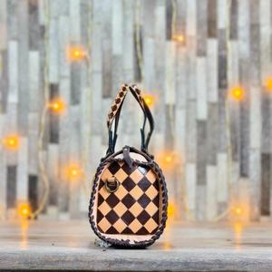 Bolso de Mano de Cuero con Diseño de Tablero de Ajedrez, Estilo Casual de Lujo, con Asa Superior y Cierre de Cremallera, Bolso Tipo Duffel Marrón Premium, Gran Capacidad, Ligero - Product Image 3