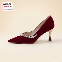 Escarpins élégants en velours bordeaux à bout pointu pour femme, ornés de strass en cristal, pour mariages, soirées et événements, conception personnalisée, chaussures ODM