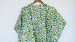 Robe longue kaftan pour femme, imprimé floral jaune fait main, col en V, vert menthe, coupe ample, en coton, style bohème, pour l'été - Product Image 3