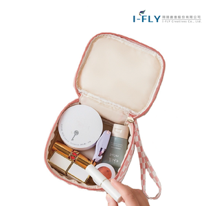 Trending Modern Eco-Friendly Portable Checkered <b>Makeup</b> Sanitary Pad <b>Storage</b> Zipper Bag Large Capacity Water Resistant Foldable - Product Image 3