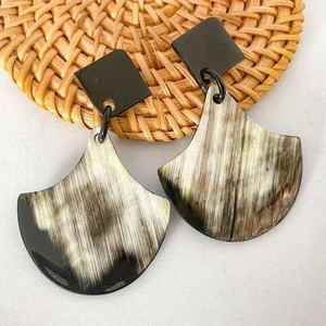 Pendientes de cuerno natural de búfalo de alta calidad, hechos a mano, tamaño personalizado, para mujer, AL MALIK CRAFT - Product Image 6