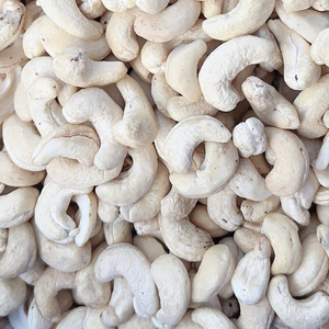 Meilleur prix pour les noix de cajou WW180, WW240, WW320, LP, WS, noix de cajou brutes en vrac, exportées vers Dubaï, l'UE, le Moyen-Orient - Product Image 1