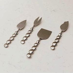 Rebanador de queso Chapado en plata de acero inoxidable, mango de diseño moderno, vajilla de plata, esparcidor de queso - Product Image 1