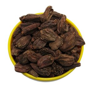 Vainas de cardamomo negro secas listas para exportación con rico sabor ahumado, selección cuidadosa y presentación práctica en bolsa a granel. - Product Image 2