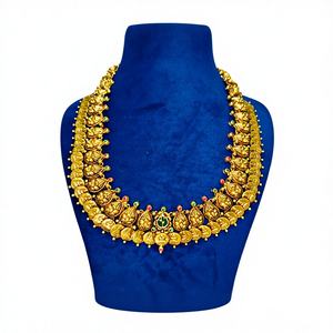 Collier de temple traditionnel indien du sud en or massif 22 carats, modèle Lakshmi Kasu Mala, fait main, avec pendentif pièce de monnaie déesse, long collier Haraam pour mariages - Product Image 1