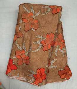 Tela Crepé Suave con Estampado Floral Digital Premium, Material Crepé Ligero y Fluido de Diseño para Vestidos, Saris y Prendas Femeninas - Product Image 3