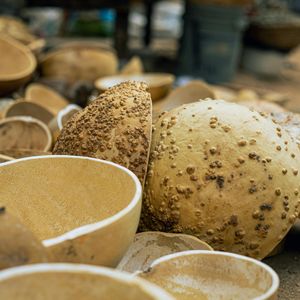 Bol en calebasse durable fait main, écologique, pour service alimentaire et décoration rustique – Vente en gros - Product Image 6