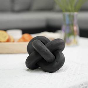 Cadena Decorativa de Madera Negra de 3 Eslabones Tallada a Mano, Modelo D0100H50NQX, para Estantería, Mesa de Centro, Decoración Elegante para Fiestas - Product Image 1