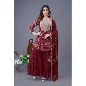 Top de fiesta de diseñador para mujer-Conjunto de Sharara y Dupatta Trabajo de bordado pesado Aspecto elegante - Product Image 2