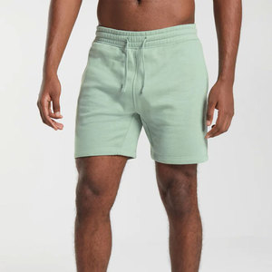 Shorts de sport pour hommes en polyester hautement élastique, avec logo personnalisé, pour la course à pied, la gym et les activités sportives. - Product Image 5