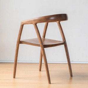 เก้าอี้ไม้สักแท้คุณภาพสูง ดีไซน์โค้งมนแบบออร์แกนิก ทันสมัย เหมาะสำหรับร้านอาหาร โรงแรม และการตกแต่งภายใน - Product Image 3