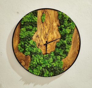 Handcrafted Wooden Moss <b>Wall</b> <b>Clock</b> – Luxury Nature-Inspired Round <b>Wall</b> <b>Decor</b> with Preserved Green Moss - Product Image 4