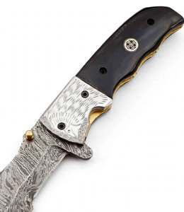 Couteau de poche utilitaire pliant artisanal en acier Damas, manche en corne noire, bolster gravé Aigle, outil de artisanat - Product Image 4