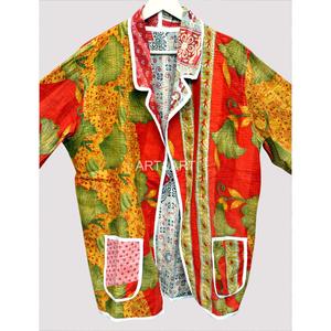 Chaqueta de Algodón Acolchada Ecológica Tejida Kantha Vintage para Mujer, con Cuello en V Floral, Ribete en Contraste y Bolsillos, Estilo Blazer - Product Image 4