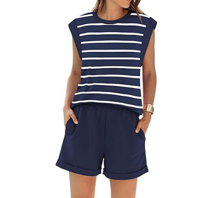 Conjuntos de 2 Piezas para Mujer, Ligeros y Combinados, Top de Manga Corta y Pantalones Cortos con Cintura Elástica - Product Image 1