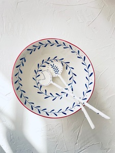 Bol de service en céramique artisanale avec motif floral aquatique, finition émail lisse pour un style de repas raffiné au quotidien - Product Image 4