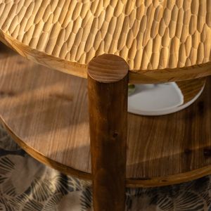 Tavolino da Caffè Rotondo in Legno Massello a 2 Ripiani Stile Mid-Century Moderno per Soggiorno con Ripiano Portaoggetti - Product Image 4