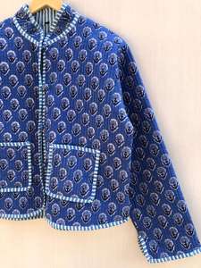 Chaqueta Acolchada Kantha Reversible Estilo Boho con Diseño Personalizado y Transpirable, Chaqueta de Algodón Vintage con Parches para Mujer - Product Image 2