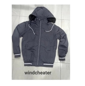 Veste coupe-vent à capuche très demandée pour l'extérieur, résistante au vent et à séchage rapide, pour une utilisation en toutes saisons, en vente - Product Image 1
