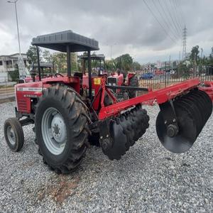 Tracteur agricole Massey Ferguson MF385 à 4 roues motrices, diesel, 85 CV de puissance nominale, moteur pour usage agricole et de jardinage - Product Image 1
