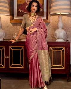 Sari en soie Tussar rose pour femme KV, avec un design à franges tissées, conçu par des designers, avec un chemisier non cousu - Product Image 1