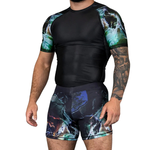Shorts de compression sportifs pour hommes avec imprimé par sublimation, séchage rapide, taille élastique, taille mi-haute, longueur courte - Product Image 1