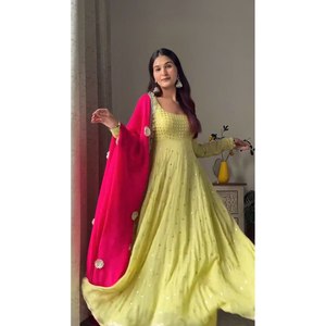 Robe de soirée de créateur avec broderie et travail de sequins Taille XL - Product Image 3
