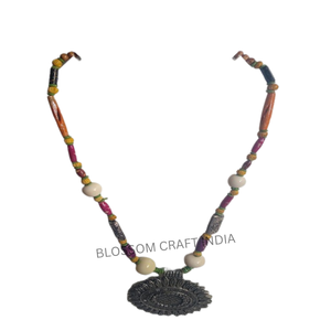 Chaîne religieuse classique faite à la main de qualité supérieure avec fil orange, perles en résine en forme de goutte d'eau et diamant poire - Product Image 3