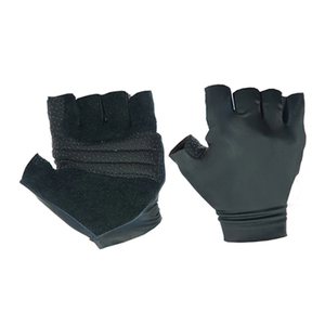 Guantes Deportivos Profesionales Unisex Negros de Medio Dedo, de Cuero PU y Malla Transpirable, con Correa Ajustable para la Muñeca, para Levantamiento de Pesas y Gimnasio - Product Image 3