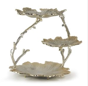 Plateau en métal doré en forme de feuille, support pour chocolats, décoration artistique inspirée de la nature, présentoir de table - Product Image 1