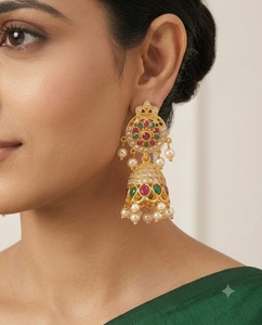 Boucles d'oreilles pendantes Jhumka à motif floral traditionnel pour femmes, avec pompon de perles, bijoux de mariage et de mariée, plaqué or, vente en gros - Product Image 6