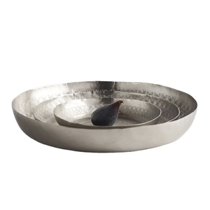 Plateau de service en métal argenté Forme ronde pour la maison Restaurant Vaisselle Plateau de service pour la maison et les accessoires de cuisine - Product Image 1