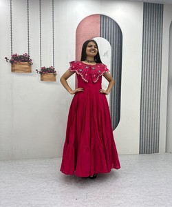 ชุดคุร์ตีผ้าฝ้ายปักลายโรมันสมัยใหม่และงานปักแบบคัทลี สำหรับงานเทศกาล มีสินค้าพร้อมส่ง ราคาขายส่ง เสื้อผ้าชาติพันธุ์ รานี - Product Image 3