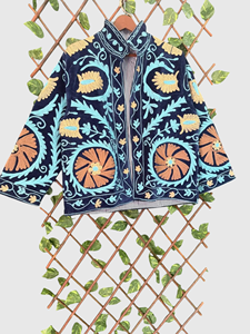 เสื้อแจ็คเก็ตกำมะหยี่ปักลายดอกไม้ คอจีน ไซส์ใหญ่สำหรับผู้หญิง ใส่ได้ในฤดูใบไม้ร่วง ความยาวปกติ แขนเก้าส่วน - Product Image 3