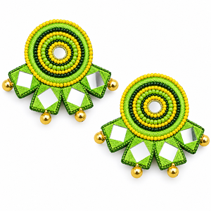 Boucles d'oreilles pendantes brodées à la main en forme de cœur avec perles roses et rouges, motif rayé noir et blanc, boucles d'oreilles colorées et originales - Product Image 5