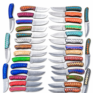 Cuchillo de acero de Damasco hecho a mano con mango colorido y funda de cuero, cuchillo de camping. - Product Image 1