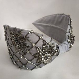 Diadema con Cuentas Bordadas a Mano Tradicionales, Elegante Accesorio Decorativo para el Cabello para Mujeres y Niñas - Product Image 4