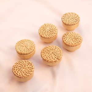 Tirador de puerta de ratán para decoración de muebles, pomo de gabinete, tiradores de cajón, pomos naturales para armarios - Product Image 1