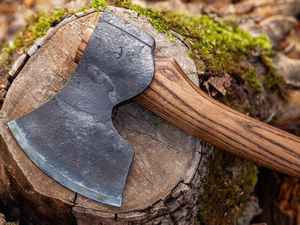 Hacha de Batalla Vikinga de Acero al Carbono Ragnar Forjada a Mano con Funda de Cuero, Hacha de Calidad Industrial - Product Image 4