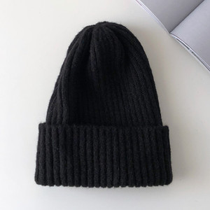 Bonnet en tricot noir uni 100% acrylique tricoté à la main Hiver Casual Adulte Unisexe 56-58CM - Product Image 1